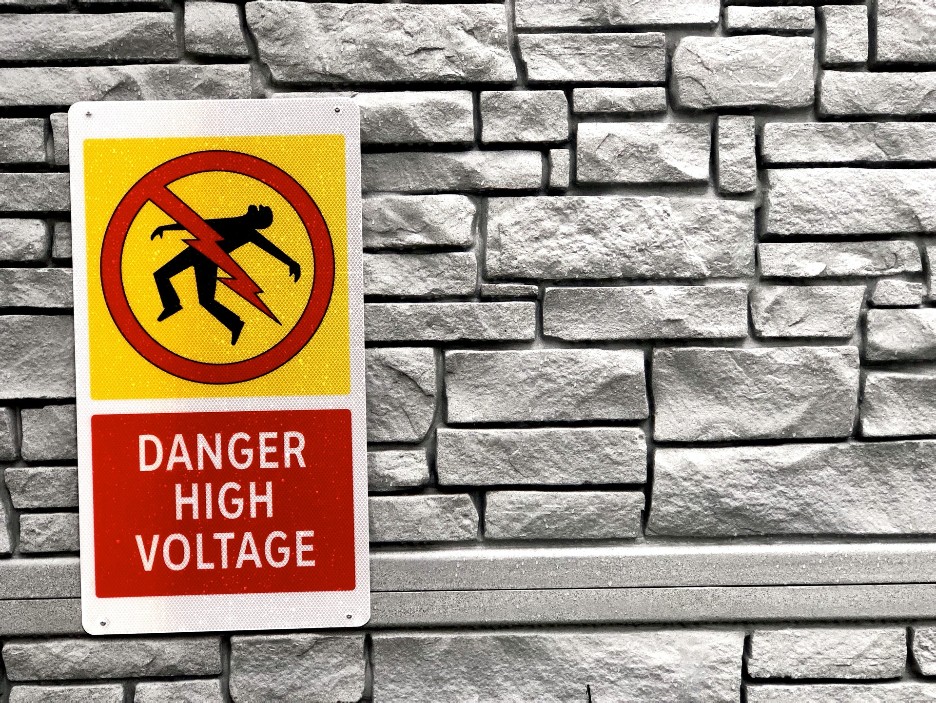 FirstAidPro Danger High Voltage Sign