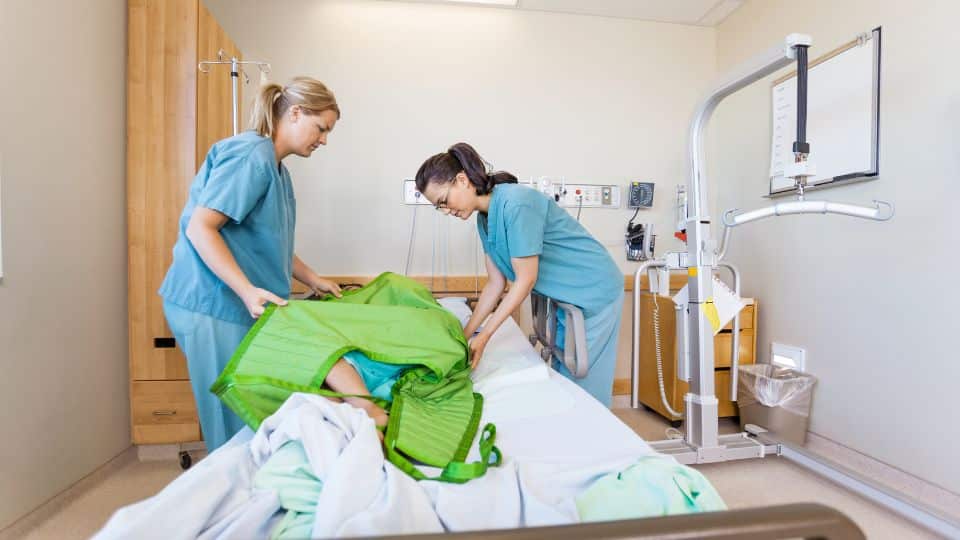 Manual handling equipment in age care