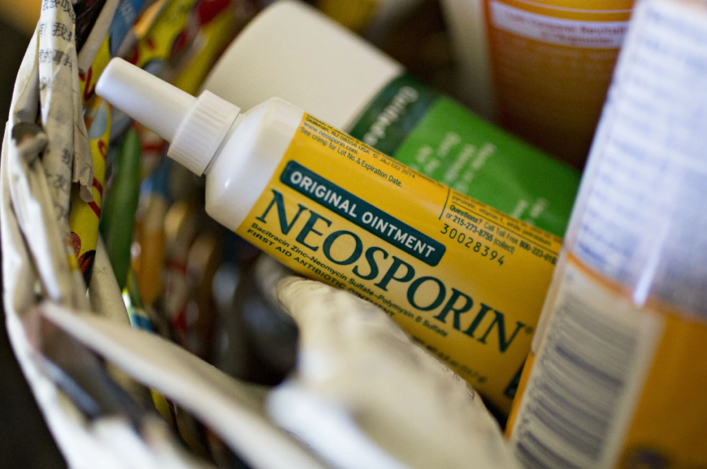 Betadine vs Neosporin
