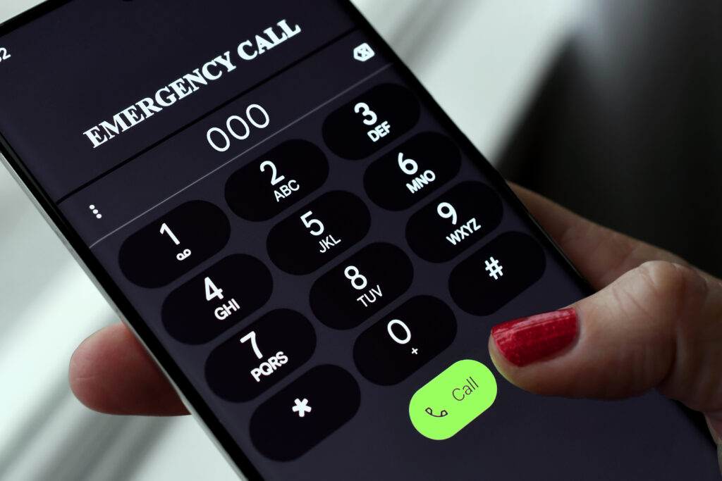 dialing-000-emergency-services-call-on-mobile-cell