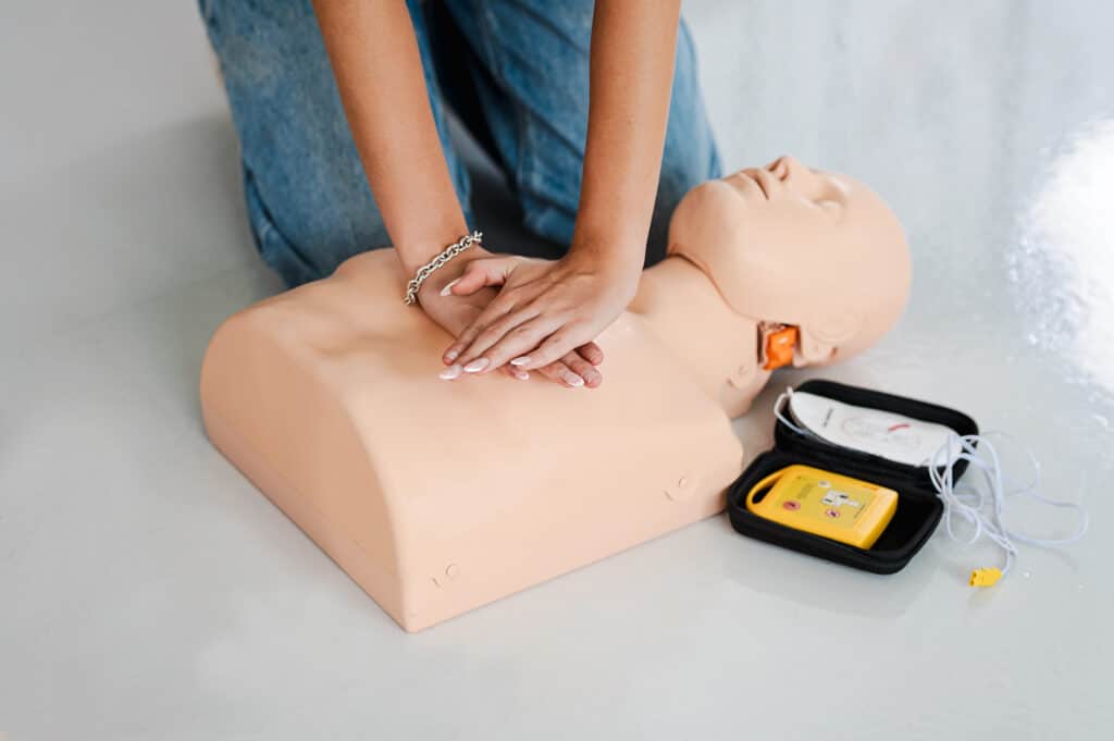 provide first aid course